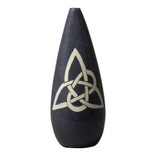 Large Ceramic Vase With Celtic Love Knot Design For Sale