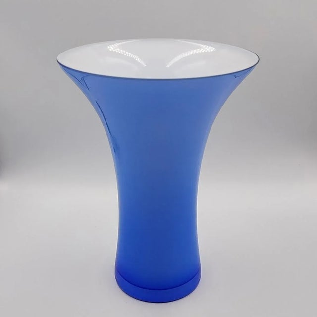 1970s Luxury handcrafted blue vase in Murano glass attributed Ca dei Vetrai. Made in Italy. The item is in excellent...