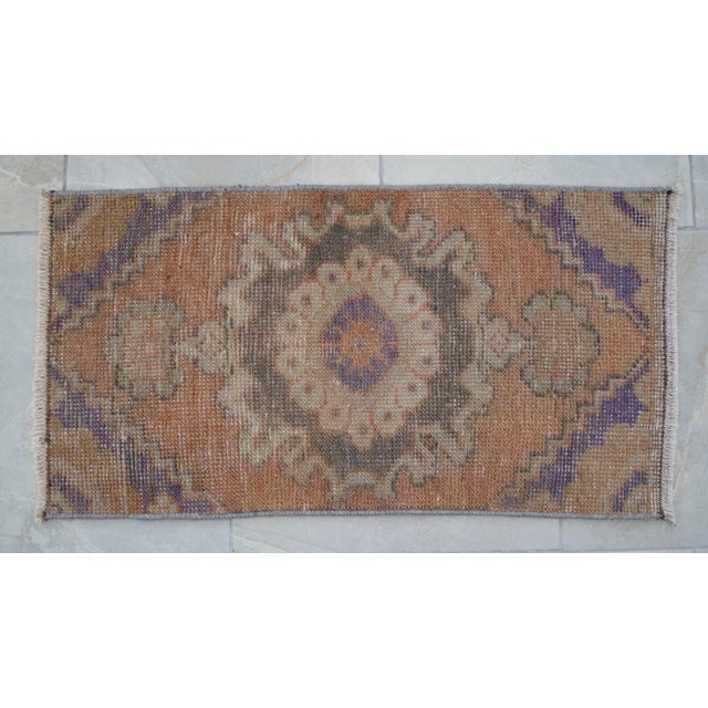 1970s Vintage Hand Made Small Oushak Rug Low Pile Yastik Rug Mat - 1'4" X 2'6" For Sale - Image 5 of 7