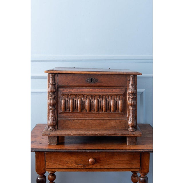 Height: 44 cm Width: 56 cm Depth: 41 cm Good condition. Original finish, cleaned and waxed. Minor traces of historical...