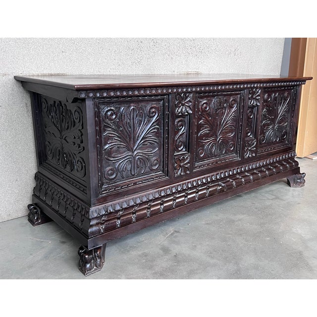 19th Century Italian Carved Cassone Trunk With Original Hardware For Sale In Miami - Image 6 of 13