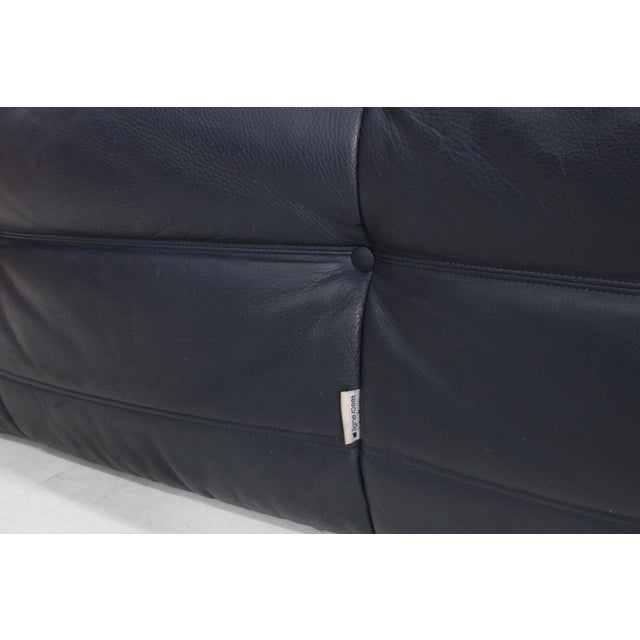 1990s Vintage Togo Two-Seater Sofa in Blue Leather by Michel Ducaroy for Ligne Roset, 1990s For Sale - Image 5 of 10