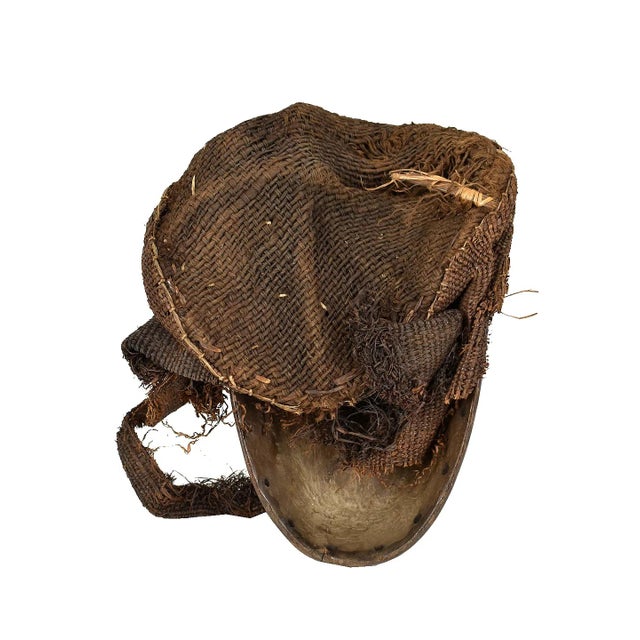 Early 20th Century Salampasu Illness Mask with Raffia For Sale - Image 4 of 5