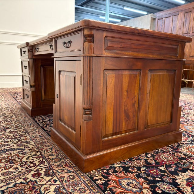 Black Classic English Desk in Black Leather For Sale - Image 8 of 18
