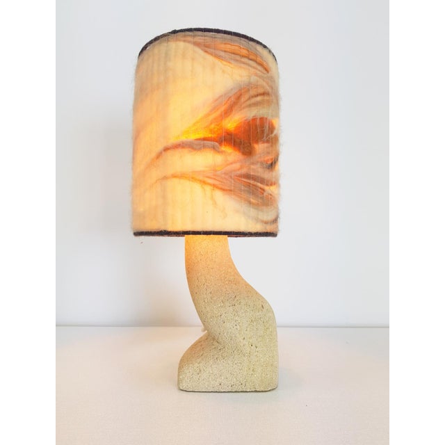 Arts & Crafts Style Brutalist Natural Stone Table Lamp, 1970s For Sale - Image 6 of 16