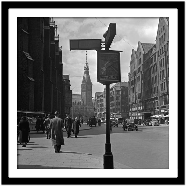 Moenckebergstrasse Cars People City Hall, Hamburg Germany 1938 Printed 2021 For Sale - Image 4 of 5