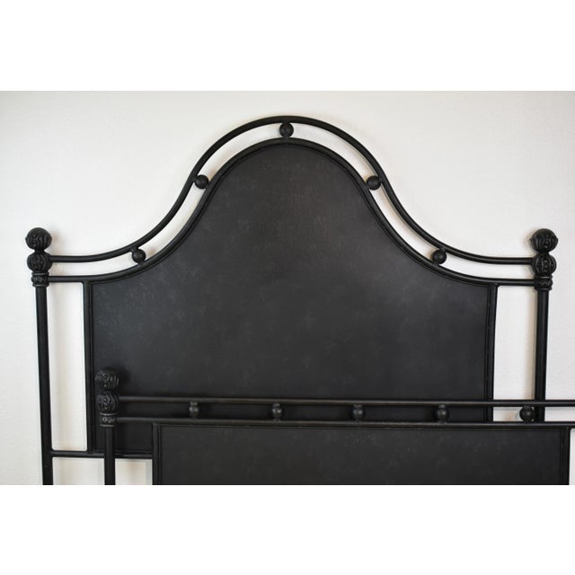 1990s Vintage Wrought Iron Full Panel Headboard Footboard W/Side Railings Matte Black Low Framed (6 Pcs) For Sale - Image 6 of 10