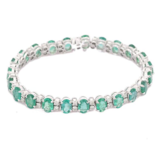 Art Deco Handcrafted 14kt Solid White Gold Natural 16.07 Ct Emerald Diamond Bracelet For Sale - Image 3 of 6