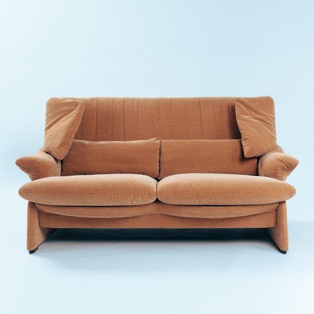 1980s Portovenere Highback Sofa in Peach Upholstery by Vico Magistretti for Cassina, 1984 For Sale - Image 5 of 18