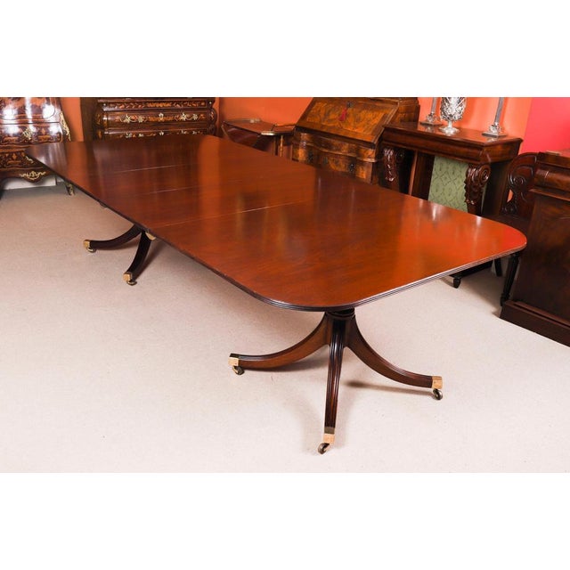 Hollywood Regency Vintage Dining Table by William Tillman and Hepplewhite Revival Dining Chairs, 1980s, Set of 11 For Sale - Image 3 of 18