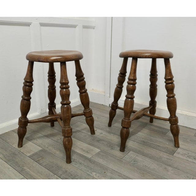 Victorian Elm Farmhouse Kitchen Stools, 1880, Set of 2 For Sale - Image 3 of 9