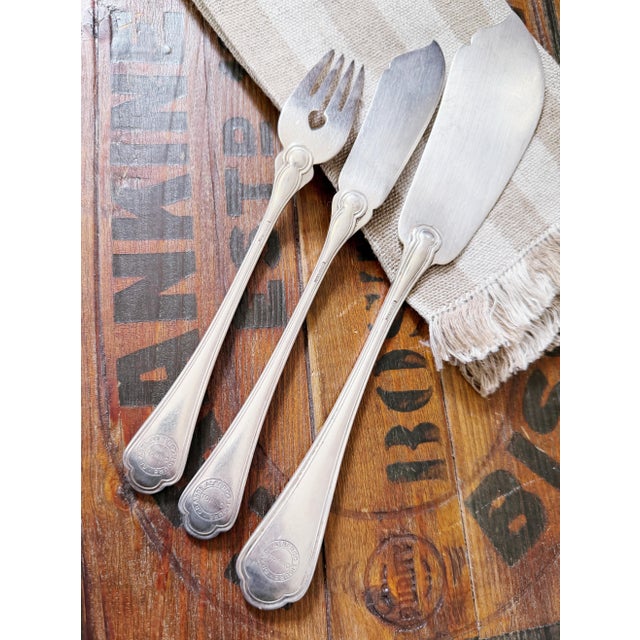 Antique Silver Plated Fish Service From Grand Hotel Ligure in Turin Italy - Set of 21 For Sale In New York - Image 6 of 7