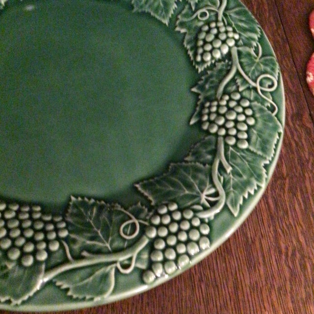 Large Vintage Portuguese Bordallo Pinheiro Green Grape and Grape Leaf Serving Dish For Sale - Image 12 of 13