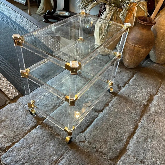 1980s Hollywood Regency Lucite and Brass Italian Bar Cart by Fratelli Orsenigo For Sale - Image 10 of 12