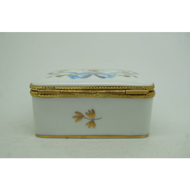 Limoges France Floral Ribbon Swags Decoree a La Main Paris Trinket Pill Box 3" For Sale - Image 4 of 14