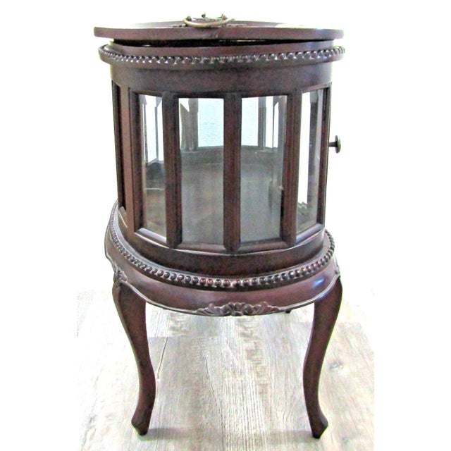 1930's Queen Anne Mahogany Kidney Shaped Beveled Glass Tray Top Drink Cabinet For Sale - Image 15 of 18