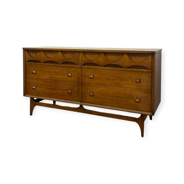 Vintage Broyhill Premier Brasilia Mid-Century Modern 6-Drawer Dresser Original Finish. For Sale - Image 9 of 11