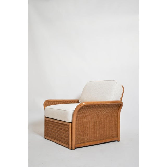 Pair of wicker armchairs, 1970s. Height: 75 cm - 29.53 in Length: 90 cm - 35.43 in Width: 80 cm - 31.5 in Seating height:...