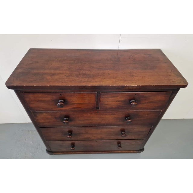 Large Antique Chest of Drawers in Mahogany For Sale - Image 5 of 8