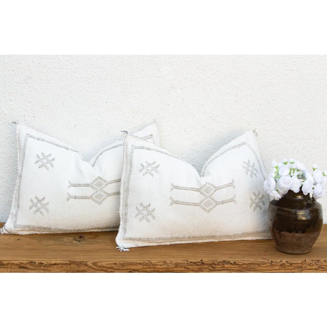 White Pair of Frost White Lumbar Moroccan Silk Pillows For Sale - Image 8 of 8