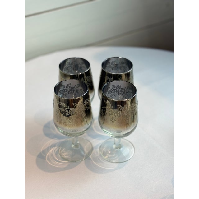 1970s Mid Century Vintage Floral Etched Queen Lusterware Silver Fade Ombre Cocktail Set, Made in France- 12 Pieces For Sale - Image 9 of 9