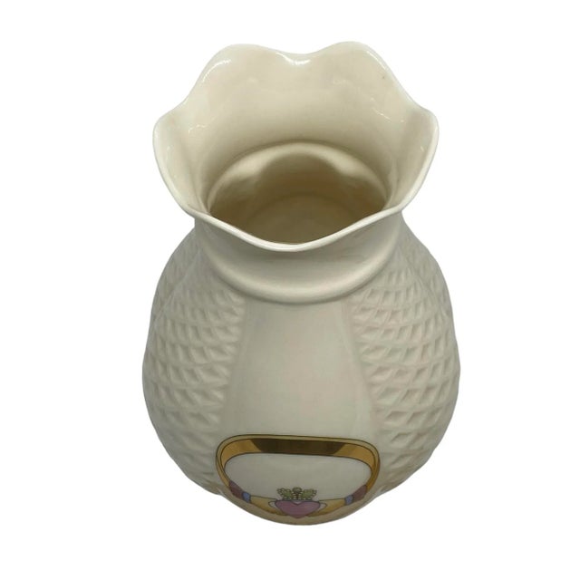 2000 Donegal Parian China Claddagh Ring Vase, Ireland For Sale In Washington DC - Image 6 of 12