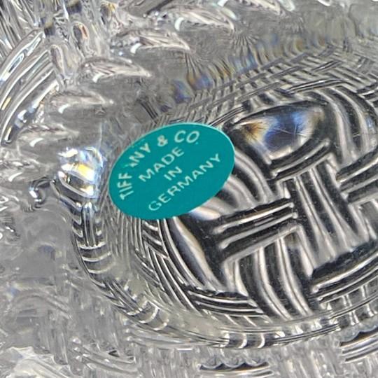 Tiffany & Co. Woven Basket Weave Crystal Cylinder Vase 8-Inch (New - No Box) Vintage 1990s For Sale - Image 13 of 16