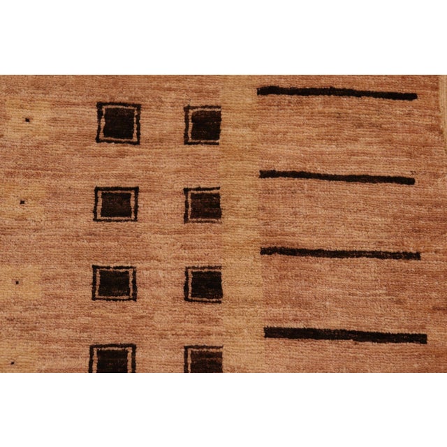 Boho Chic Ziegler Tan Black Hand-Knotted Wool Rug - 6'1'' X 8'8'' For Sale - Image 4 of 8