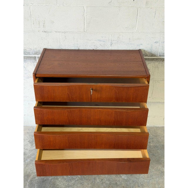 1960s Teak 4-Drawer Dresser With Raised Edges and Sculpted Pulls Danish Mid-Century Modern 1960s For Sale - Image 5 of 12