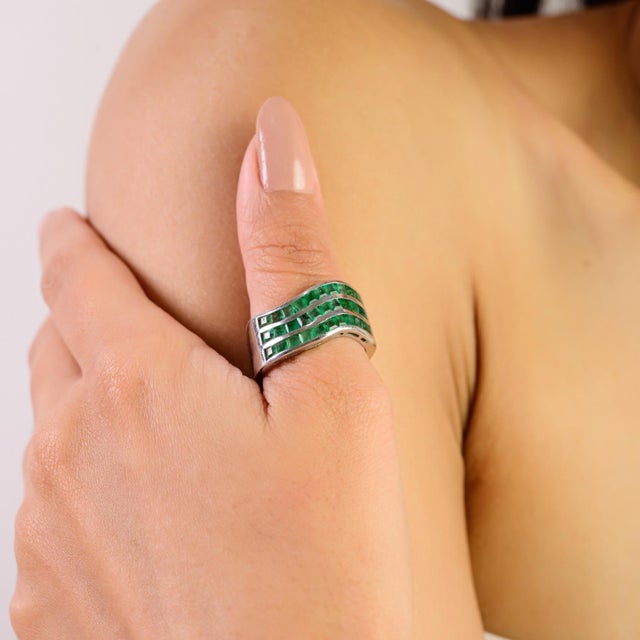 2.25 Carat Square Cut Emerald Channel Set Statement Wavy Band Ring in 925 Silver - Size 7 For Sale - Image 6 of 11