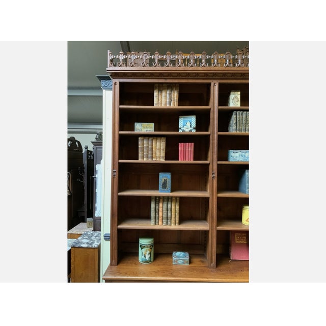 Antique Neo-Gothic Bookcase in Oak, 1880 For Sale - Image 9 of 13