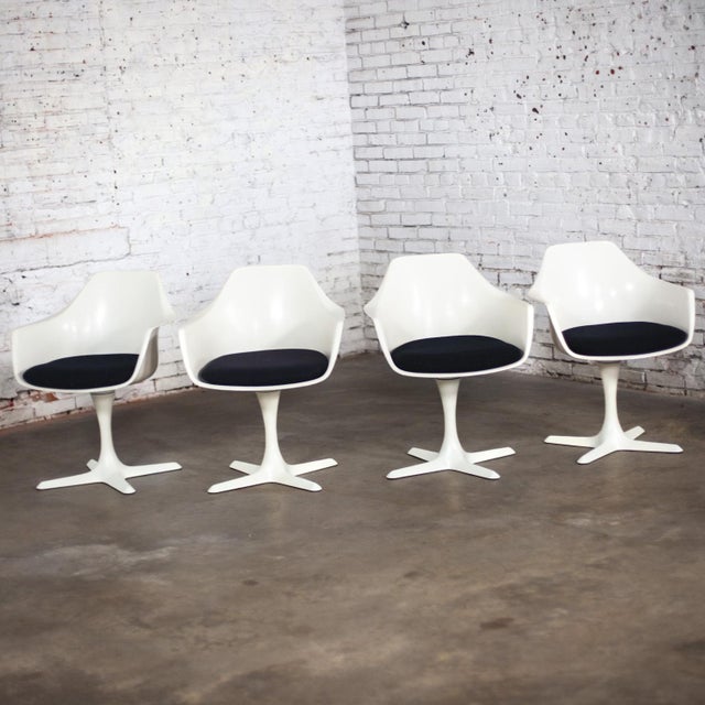 Mid 20th Century Mid-20th Century Mid Century Modern Burke Tulip Swivel No 116 Armchairs White Shell Black Cushions Set of 4 For Sale - Image 5 of 18