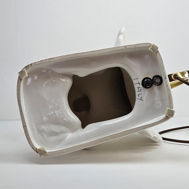 Italian Pigeon Table Lamp with Porcelain and Brass, 1970s For Sale - Image 15 of 18