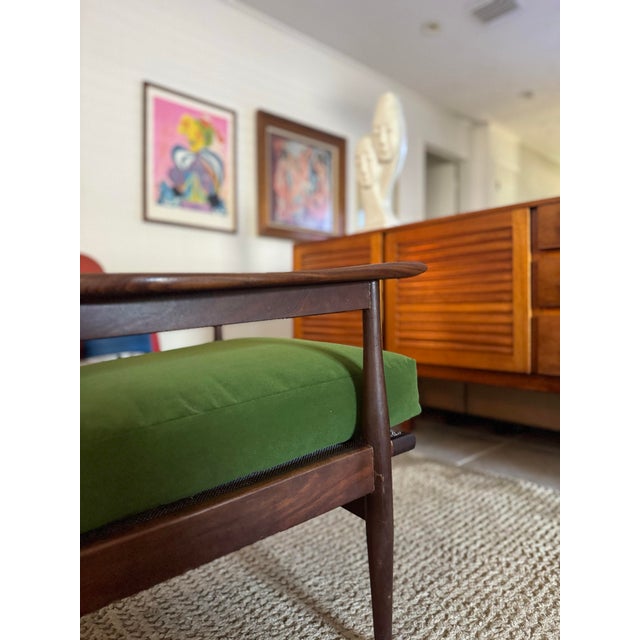 A Mid Century Modern Lounge Chair From Guy Rogers’ Iconic “Manhattan” Line, Made in the Uk, Circa 1960s For Sale - Image 11 of 12