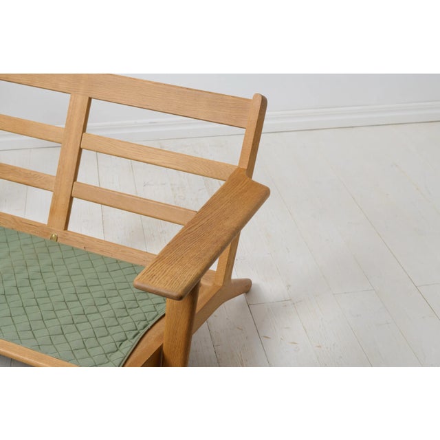 Brown Mid-Century Modern Model Ge-290 Sofa attributed to Hans J. Wegner for Getama, Denmark For Sale - Image 8 of 11