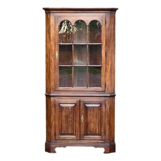 Statton Furniture Centrnnial Finish Chippendale Corner Cabinrt For Sale
