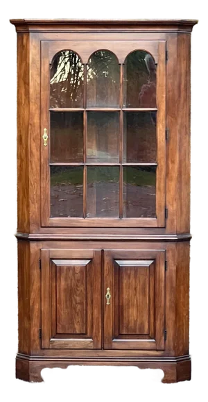 Statton Furniture Centrnnial Finish Chippendale Corner Cabinrt