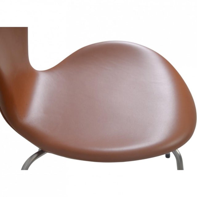 Seven Chairs in Walnut and Leather by Arne Jacobsen, 1970s, Set of 6 For Sale - Image 9 of 18