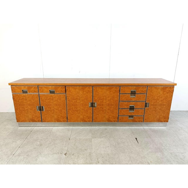 Vintage Italian Burl Wood Credenza, 1970s, in Good conditions. Designed 1970 to 1979