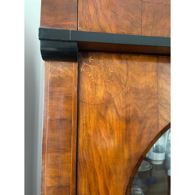 1820 Austrian Viennese Biedermeier Walnut Vitrine Desk For Sale - Image 9 of 11