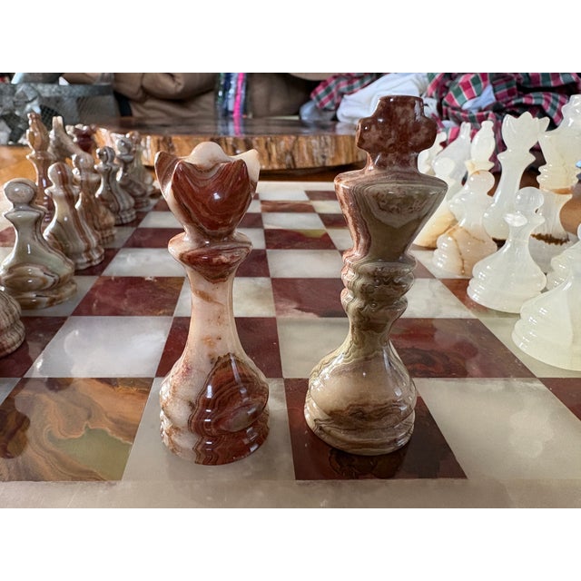 Vintage Mexican Banded Onyx & White Calcite Hand-Carved Chess Set, 1960s–70s For Sale - Image 11 of 18