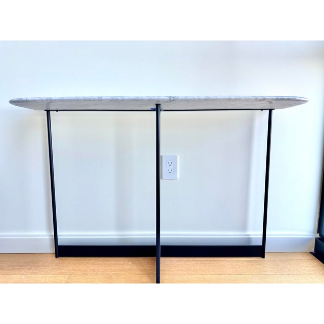 Soft white with grey marbling - marble top console table with satin black lacquered steel base (excellent condition, 3...
