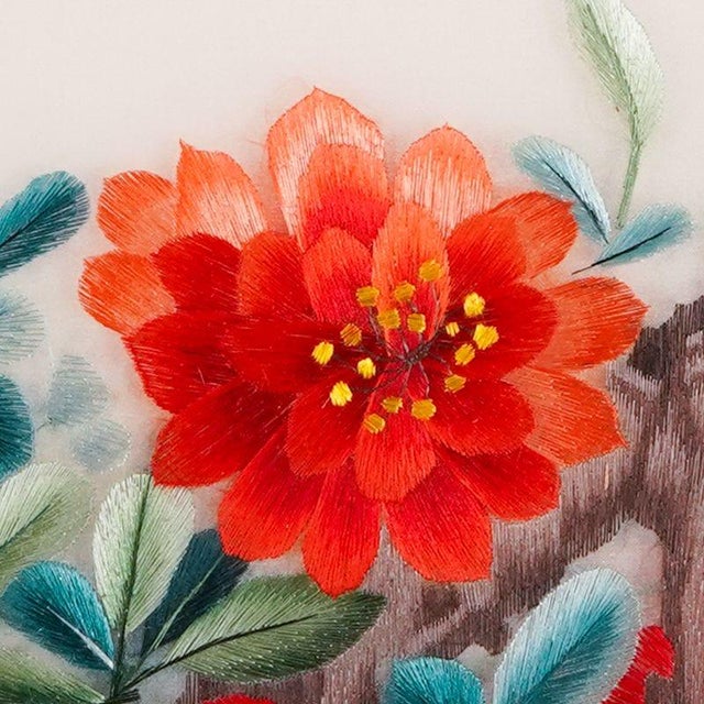 Handcrafted Suzhou Embroidery Flower & Bird Wall Art – Double-Sided Silk Su Xiu Decorative Panel For Sale - Image 4 of 10