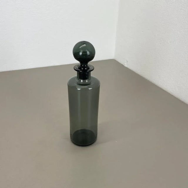 Green Glass Decanter by Saara Hopea for Nuutajärvi Notsjö, Finland, 1970s For Sale - Image 4 of 18