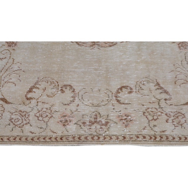 Vintage Turkish Anatolian Hand Knotted Wool Rug, 4'9'x9'1'' For Sale - Image 4 of 5