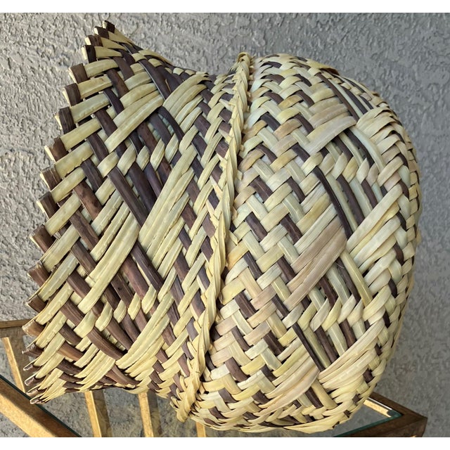 Late 20th Century Late 20th-Century Perfectly-Sized Tarahumara Handwoven Sotol Leaf Basket Cachepot, Mexico For Sale - Image 5 of 17
