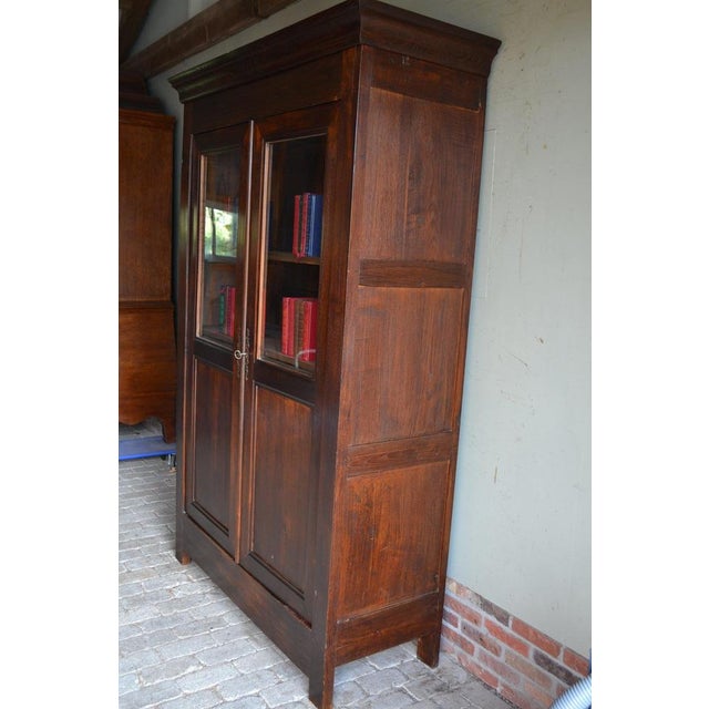 Display Cabinet in Oak For Sale - Image 5 of 9