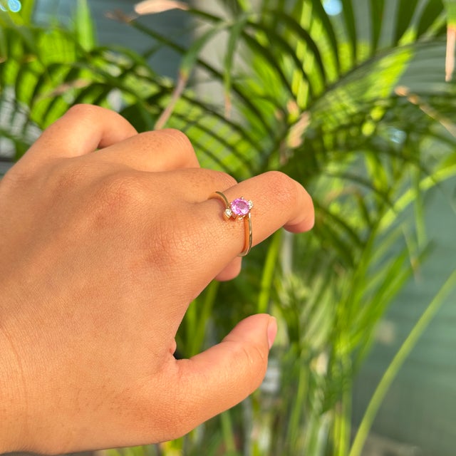 14k Gold Natural Pink Sapphire Bypass Diamnd Three Stone Promise Ring Size 7 For Sale - Image 12 of 16