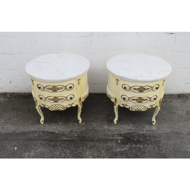 French Marble Top Carved Painted Round Nightstands Side End Tables a Pair 5697 For Sale In Miami - Image 6 of 7