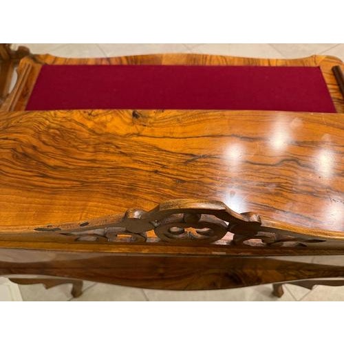 Late Biedermeier Ladies Secretaire Desk in Walnut For Sale - Image 14 of 18